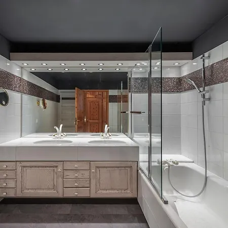 De Luxe A 1850, 3 Suites, 7 Pers, 180 M², Au Centre - Fr-1-564-112 Διαμέρισμα